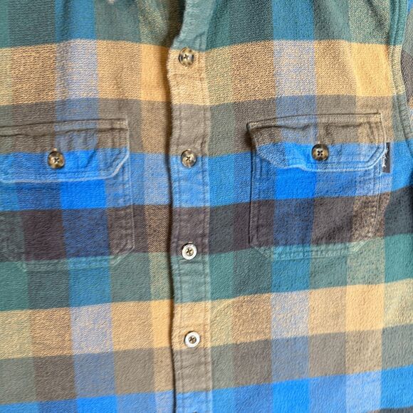 Woolrich Men's Button Up Long Sleeve Size Medium Plaid Patter Double Pockets - Picture 2 of 7